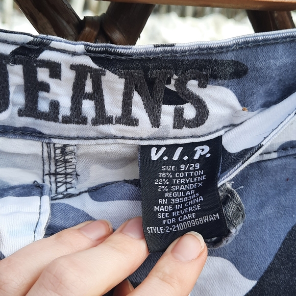 Camo Cargo Vip Pants - Picture 6 of 7